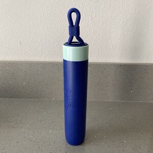Gilley Modern Umbrella with a Watertight Twist Blue